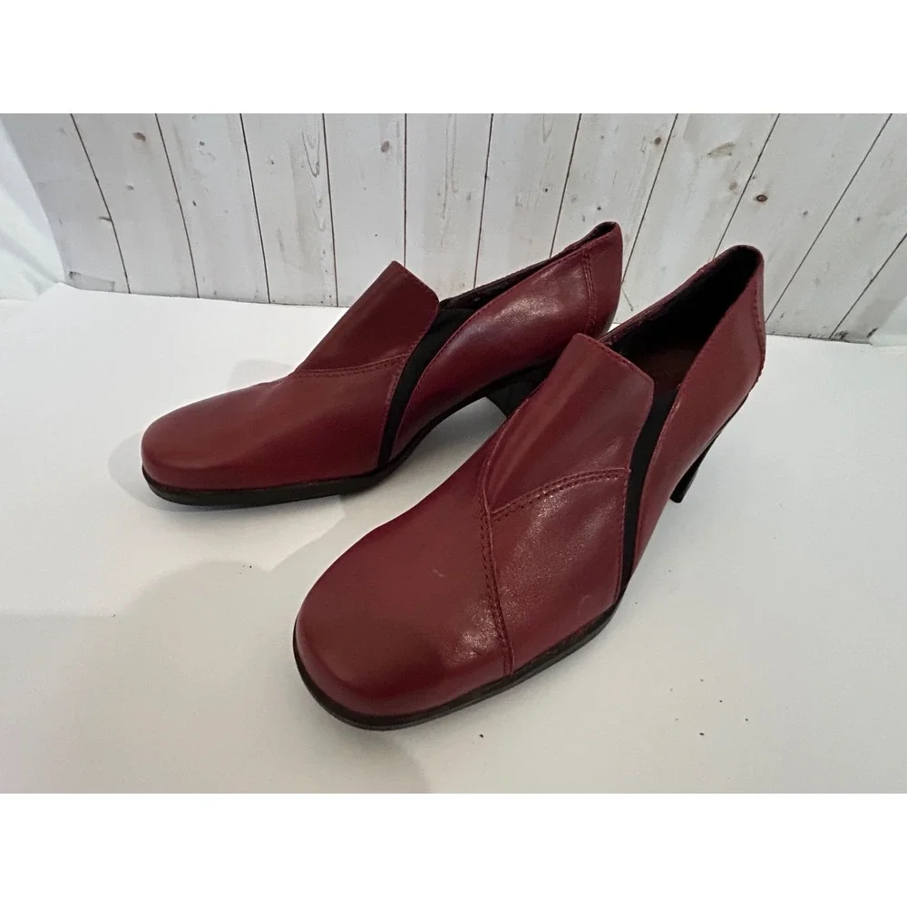 Clarks Womens Burgundy Red Leather Chunk Heel Rubber Sole shoes 70625